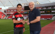 CHÍNH THỨC: Rời M.U, Chicharito sang Đức thi đấu