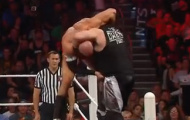 Video: Cesaro vs Kevin Owens trong show RAW tuần qua