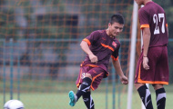 U19 Việt Nam tập dứt điểm trái chân trước trận gặp Thái Lan