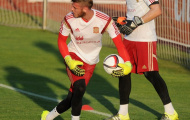De Gea 'xỏ háng' Casillas trong buổi tập cùng tuyển Tây Ban Nha