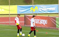 Video: De Gea xâu kim 'trộm' Casillas trong buổi tập