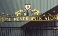 CĐV đặt tên bài hát của Liverpool cho con gái
