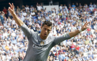 C.Ronaldo lập kỷ lục, con trai ăn mừng điên cuồng