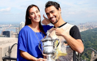 Pennetta tình tứ khoe cúp bên bồ trẻ Fognini