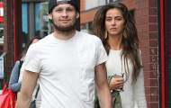 Daley Blind ăn mừng bàn thắng đặc biệt cùng bạn gái