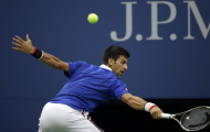 Federer khiến Djokovic té đập đầu, chảy máu
