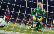 Oliver Kahn tin rằng Stegen không có lỗi