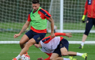 Chùm ảnh: Sợ bị bỏ rơi trận Chelsea, Walcott, Giroud đua nhau thể hiện