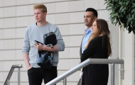 Kevin De Bruyne đi mua sắm trước trận ra mắt cho Man City
