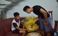 Nhiều phương án chữa chân cho Anh Khoa