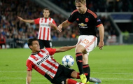 Hết Luke Shaw, 'đồ tể' của PSV lại phi thẳng giò đối thủ