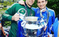 Fan Chelsea chào đón Petr Cech như người hùng