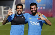 Dani Alves được “bật đèn xanh” ra sân trận Levante