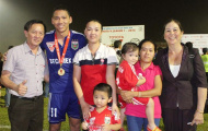 “Sao” Becamex Bình Dương hạnh phúc bên gia đình ngày đăng quang