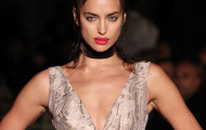 Gương mặt lạnh lùng, Irina Shayk vẫn cuốn hút