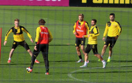 Marco Reus và đồng đội tập luyện quyết đòi lại ngôi đầu