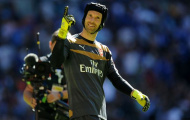 Vì M.U, Petr Cech bị Wenger gạch tên