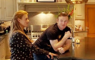 Rooney làm thơ tặng vợ, cầu hôn ở trạm xăng