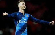 Chambers: “Tôi đang học hỏi từ Mertesacker”