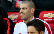 Tháo chạy khỏi M.U, Valdes về Sevilla