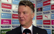 Van Gaal tức giận: 'M.U thua trong từng pha bóng'