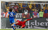 Video: Cú đá panenka đầy nghệ sĩ của Pirlo vào lưới Joe Hart