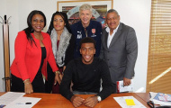 Wenger tức tốc đôn cháu Jay-Jay Okocha lên đội 1