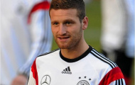 Bayern 'phá đám' M.U thương vụ Mustafi