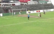 Video: Hài hước: Quả bóng nhảy samba trên xà ngang khung thành