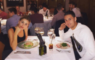 Siêu mẫu Playboy bỏ Fellaini cặp kè sao trẻ Man City