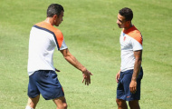 Depay và Van Persie suýt tẩn nhau trên sân tập?