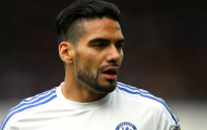 Radamel Falcao sa sút, Mourinho và Van Gaal bị 'rủa'