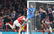 Lăng kính: Tay của Giroud, tay của Neuer