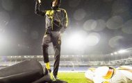 Đến sân Bakcell Arena, HLV Thomas Tuchel lập tức 'làm phép ểm bùa cầu may'