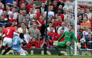 Video: Bàn thắng nổ tung cầu trường của Michael Owen vs Man City
