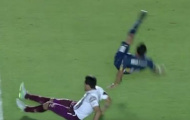 Video: Cận cảnh tình huống Tevez bị triệt hạ