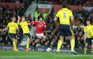 Rooney, Carrick đá hỏng phạt đền, Man Utd gục ngã trước Middlesbrough