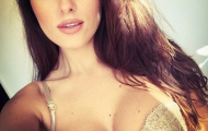 Bộ ngực căng mọng của nàng WAGs sexy nhất Ba Lan