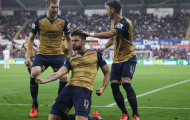 'Chân gỗ, đầu vàng', Giroud giúp Arsenal bám sát Man City