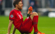 Xabi Alonso tạo nên lịch sử với pha phạt góc... không tưởng