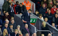 Klopp bại trận, Gerrard thẫn thờ rời Anfield