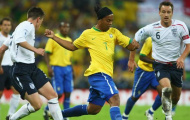 Video: Ronaldinho rất đẳng cấp trong trận gặp Beckham Team