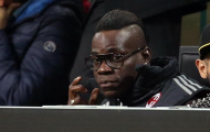 Không thể tập luyện, Balotelli vẫn đến ủng hộ tinh thần đồng đội