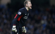 Thủ thành Liverpool mắc sai lầm ngớ ngẩn