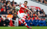 Mesut Oezil khiến Arsenal lo 'sốt vó'