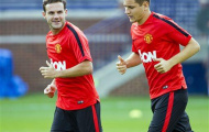 Video: Juan Mata trổ tài tâng 2 bóng cùng Ander Herrera
