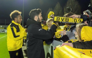 2.000 NHM đến sân xem Reus, Aubameyang tập luyện