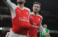 Phản lưới nhà rồi lập công chuộc tội, Giroud giúp Arsenal vượt mặt thành Manchester