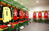 M.U thua Wolfsburg vì phòng thay đồ?