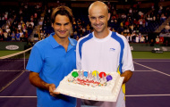 Thầy mới của Federer là ai?